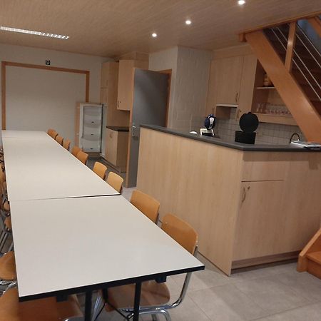 De Meiboom Vakantiehoeve Tot 21 Pers Langemark Экстерьер фото