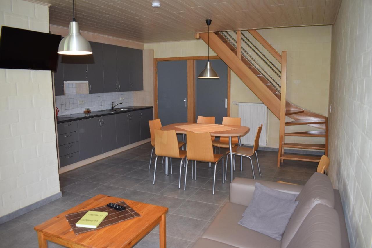 De Meiboom Vakantiehoeve Tot 21 Pers Langemark Экстерьер фото