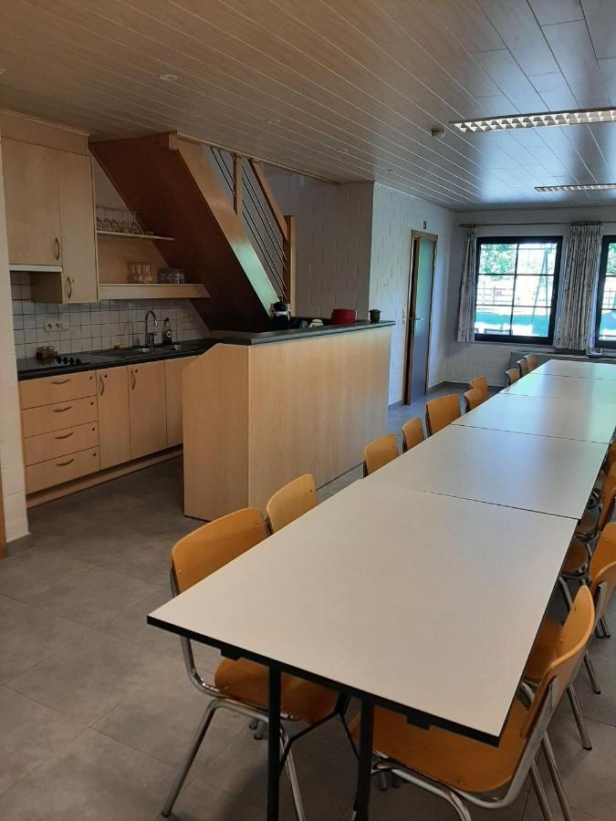 De Meiboom Vakantiehoeve Tot 21 Pers Langemark Экстерьер фото